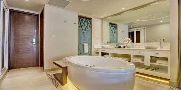 Royalton Riviera Cancun Resort - Diamond Luxury Suite with Terrace Jacuzzi