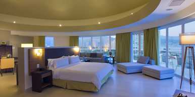 HiIlton Puerto Vallarta Resort - King Loft Suite